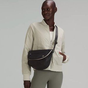 NWT Lululemon - All Night Festival Bag 5L, Black & Gold